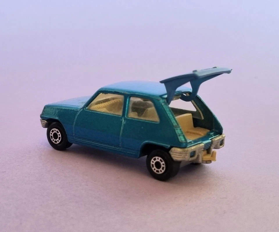 Renault 5 TL N.21 1978 - Matchbox Superfast Scala 1/64 - Immagine 3 di 4