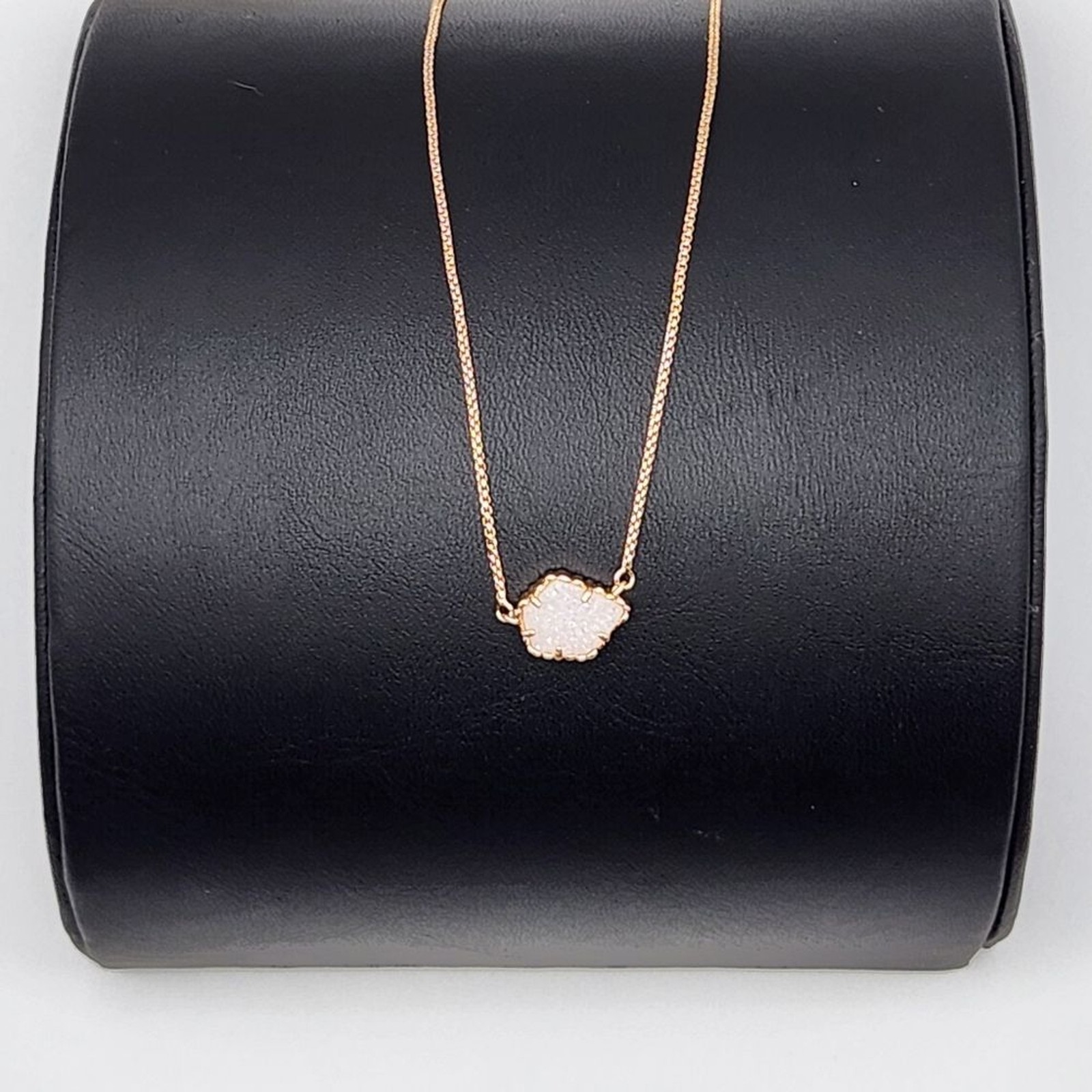 Kendra Scott Tess Gold Pendant Necklace In Iridescent Drusy