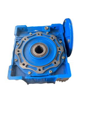 Lenze Getriebe P013BR06C0-FB8 / Pn 13398931 / Stirnradgetriebe / Neu