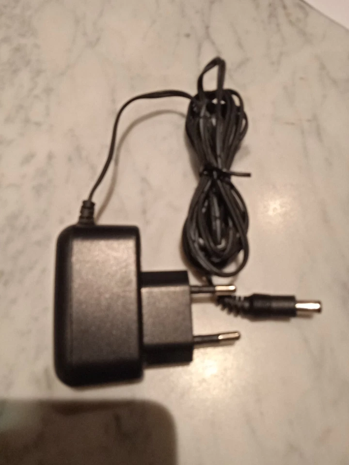 Behringer PP400 Preamplificatore RCA per Giradischi - Argento - Immagine 4 di 4