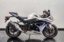 2025 Suzuki GSX-R1000R 
