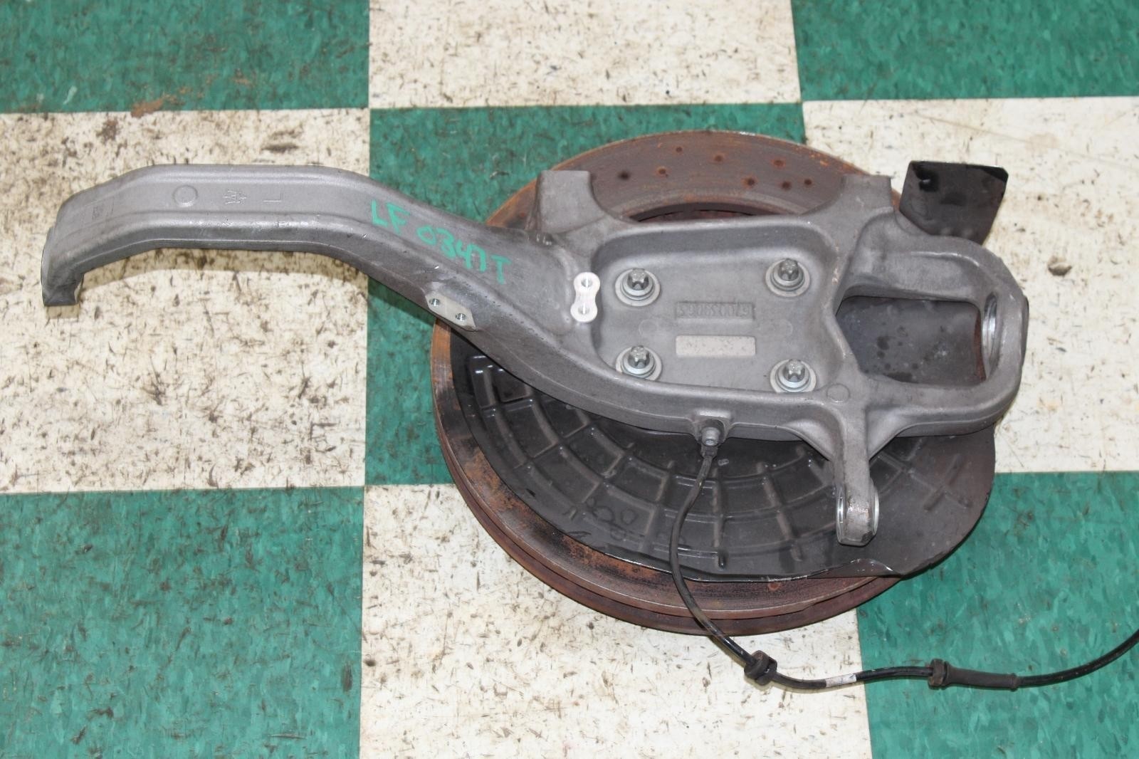 Maserati Quattroporte S Q4 2014-2023 Front Left Steering knuckle
