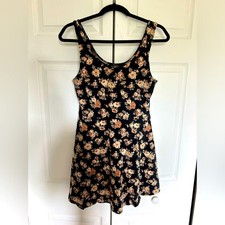 Women’s floral dress - EUC