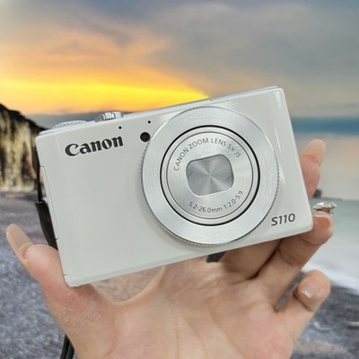 Canon powershot S110 　美品　ストロボ不具合あり 週末セール Canon powershot S110 美品 付属品多数 ストロボ不具合あり CANON