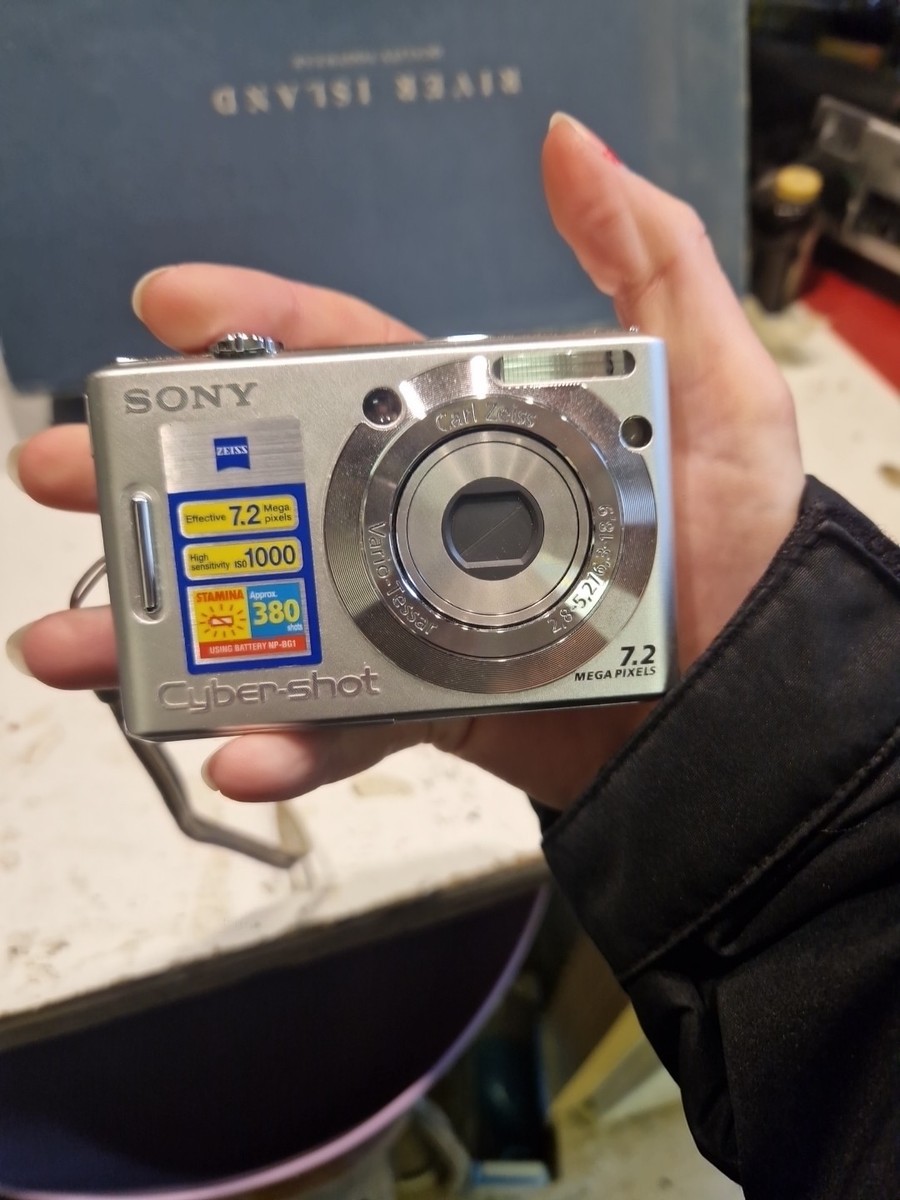 Sony Cyber-shot DSC-W35 7.2MP Digital Camera - Silver for Sony Cyber-shot DSC-W35 7.2MP Digital Camera - Silver for