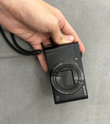 SONY Cyber-Shot DSC-WX500 18.2MP Digital Camera - Black English