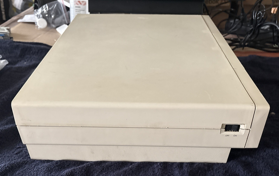 Commodore Amiga 1000 Vintage Computer With Keyboard Mouse Manuals Disks ...