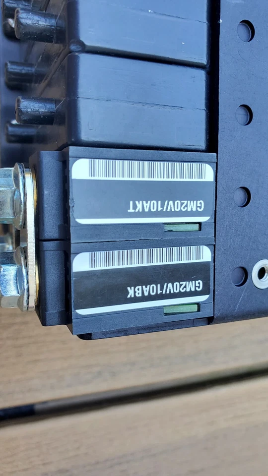 Vicor MegaPAC MP3-9401-1-G 115-230VAC 30/25A 47-500HZ 300VDC 8A  New💥 - Image 4 of 4