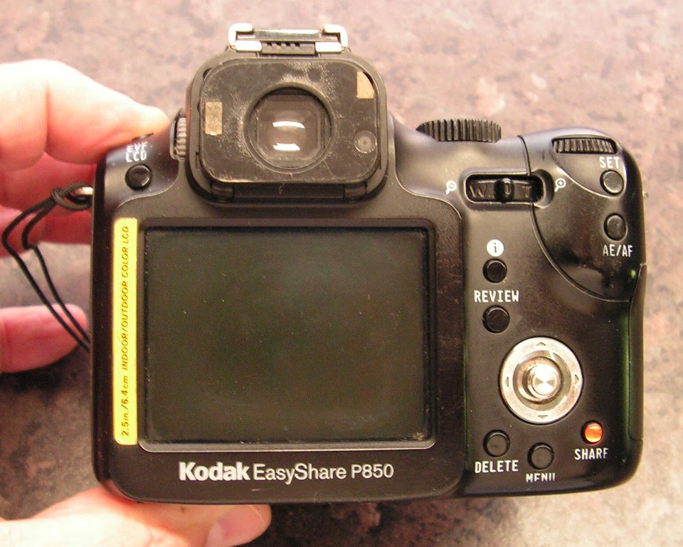 KODAK EASYSHARE P850 DIGITAL CAMERA + BATTERY - 5.1MP 12X SD - Fully Working - Image 4 of 4