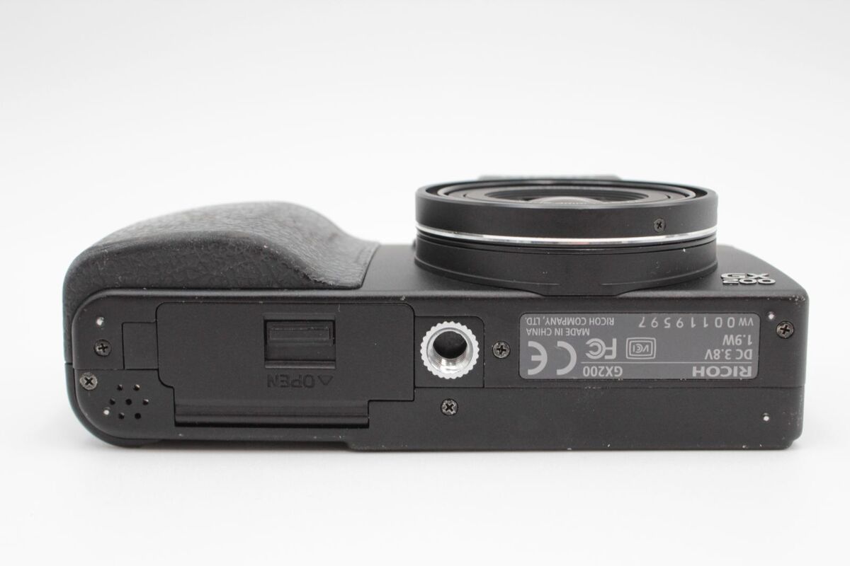 Ricoh Digital Camera GX200 Compact Digital Camera Black Ricoh Digital Camera GX200 Compact Digital Camera Black
