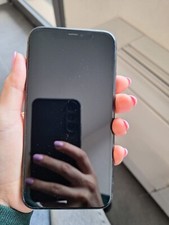 I phone 11 128 GIGA NERO OTTIME CONDIZIONI (SCHERMO E COVER INTATTI NO GRAFFI)