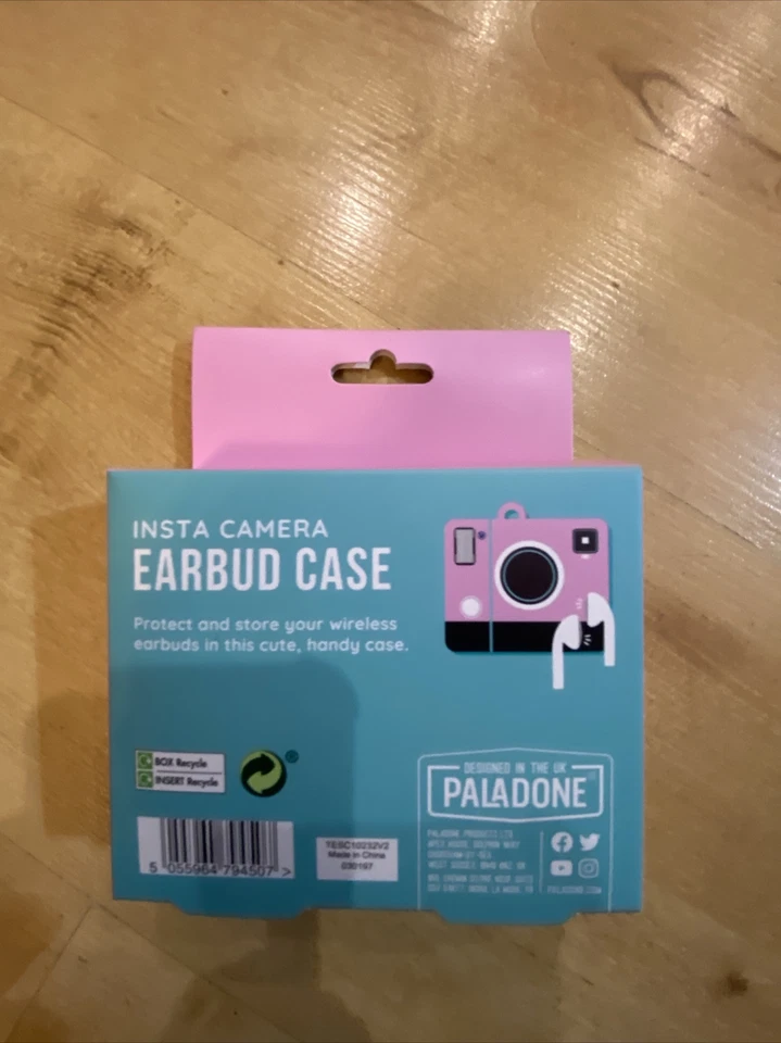 PALADONE INSTA CAMERA EARBUD CASE FOR WIRELESS EARBUDS - Image 3 of 4