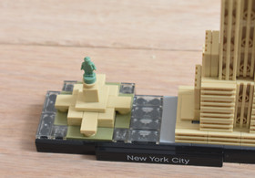 LEGO New York City LEGO Architecture (21028) GREAT CONDITION