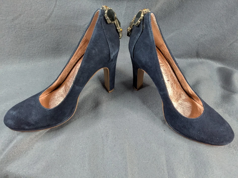 Zapatos Anthropologie Miss Albright Gamuza Joyas Cabujón Azul Marino Bombas Tacones 7  Foto 3 de 4