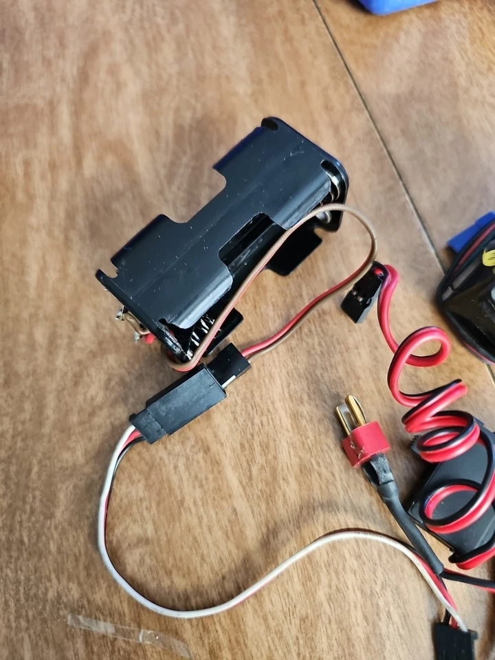 Rc Switches And Airtronics Servo - Image 4 of 4