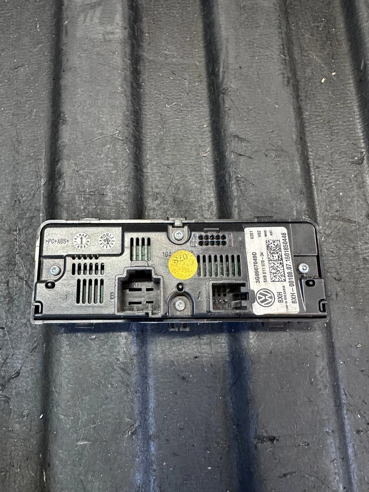 Centralina Climatizzatore VW TOURAN 5T1 3G0907049D 2018 - Immagine 3 di 4