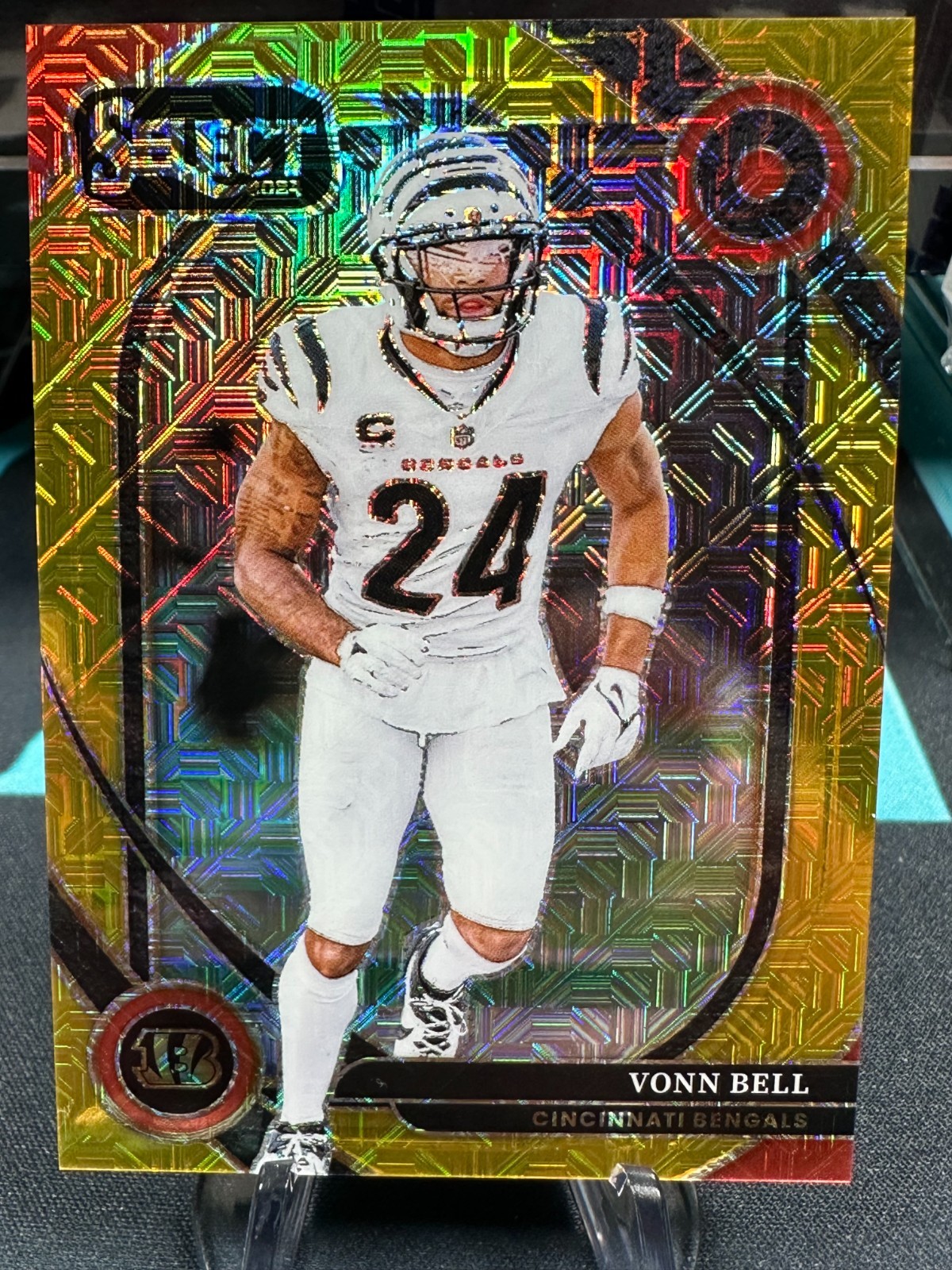 24 Panini Select Football #265 Vonn Bell Club Level Gold Prizm 6/10
