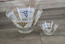 VINTAGE 50's Two Piece Chip & Dip Bowl with Golden Grape Design Set Bundle Clear