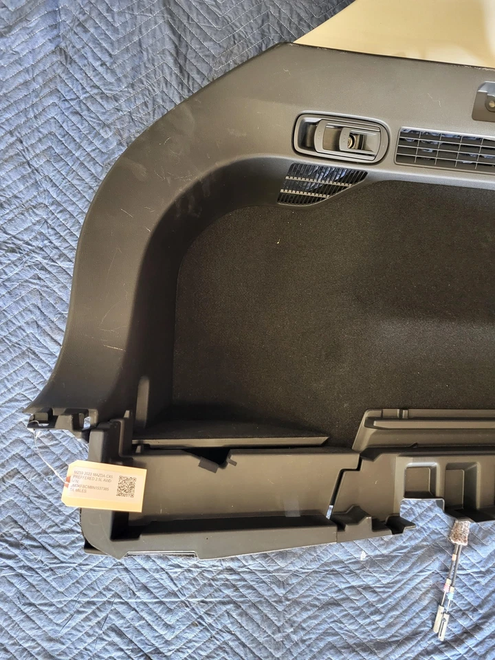 Panel de ajuste inferior y superior cuarto conductor izquierdo Mazda CX-5 2022 2,5 L AWD 2023 2024 Foto 3 de 4