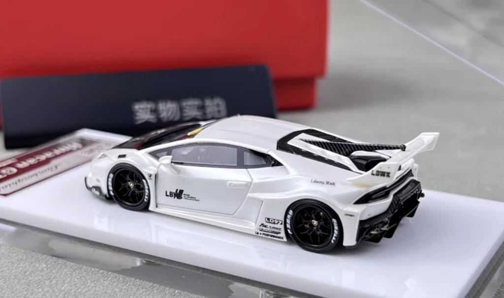 1:64 Flame White Huracan GT LP610 LBWK Racing Sport Model