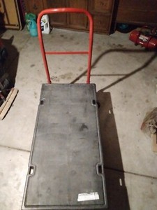 2500 Lbs Rubbermaid Platform Truck 24x48 Lightly used. LOCAL PICK-UP ONLY 1/4Ton