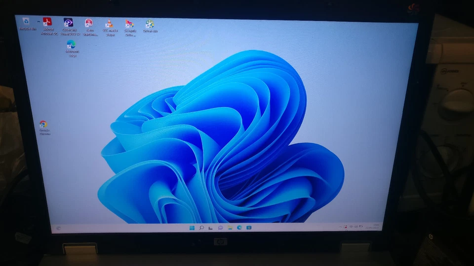 Hp Elitebook 8730W   1TB SSD T9600 + Blu Ray Player/Burner! - Image 2 of 2