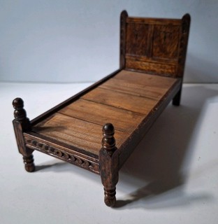 Antique/Vintage Duxbury Dolls House Miniature Wooden Bed Tudor Style