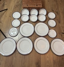 Boots Aegean Fine China Dinner Set 18.  6 Dinner Plate 6 Side Plates & 6 bowls,