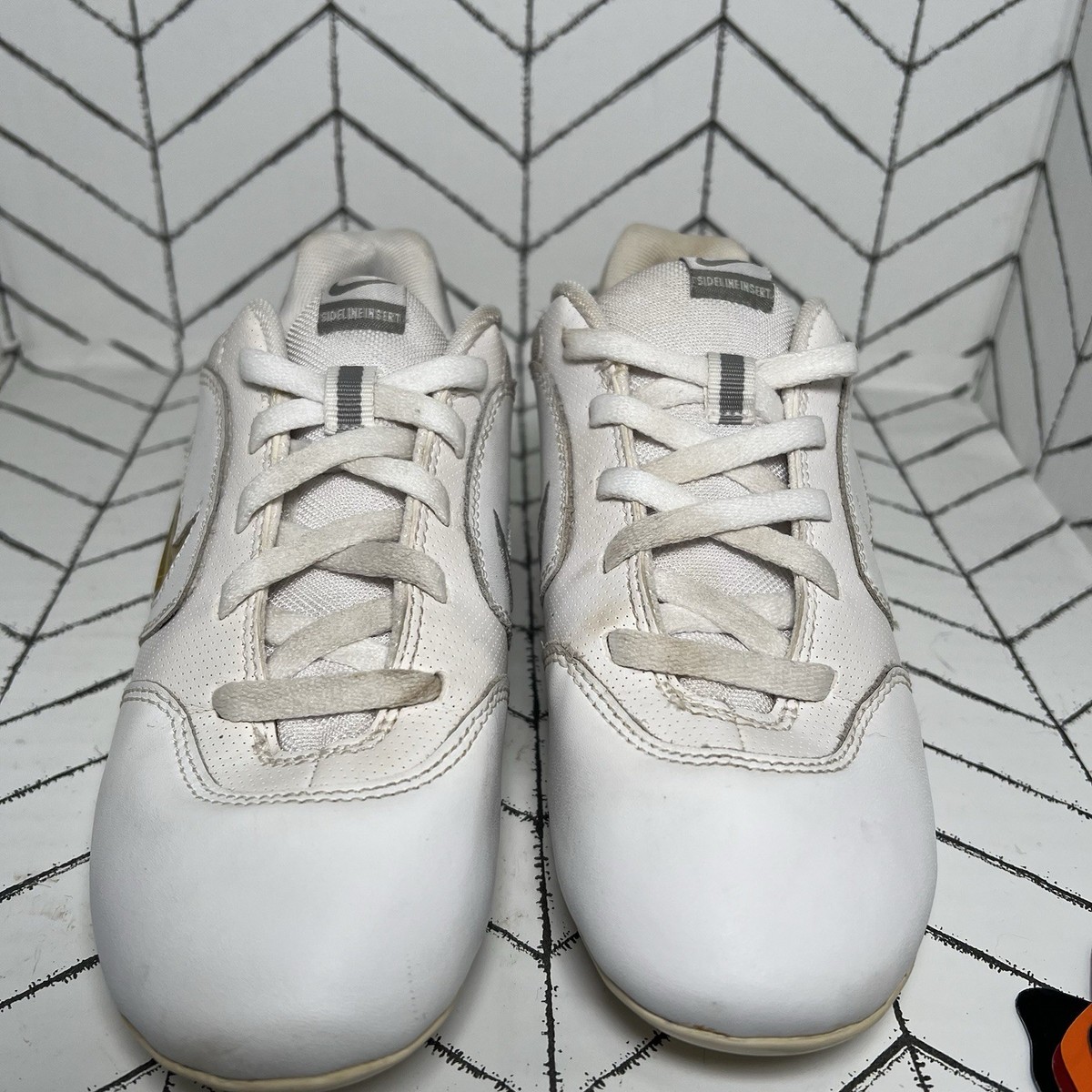 Nike Cheerleading Sideline Insert White Shoes Size 2Y Includes