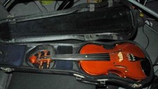 1987 E.R. PFRETZSCHNER GERMAN 3/4 VIOLIN IN THE CASE STRADIVARI COPY