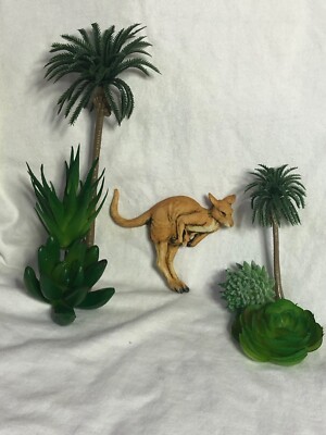 Harmony Kingdom Art Neil Eyre Designs Kangaroo Wallaby magnet brown signed NEW