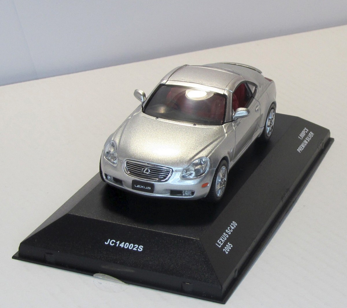 ミニカー LEXUS SC430 Maisto Lexus SC 430 Red Convertible Special Edition Model