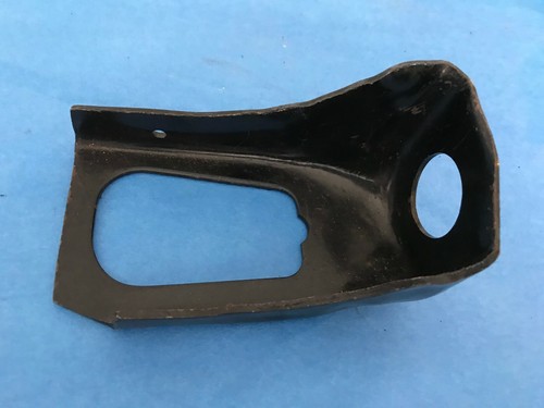 1968-1982 Corvette Drivers Side Body Mount Reinforcement Bracket 1st Position - Imagen 2 de 2