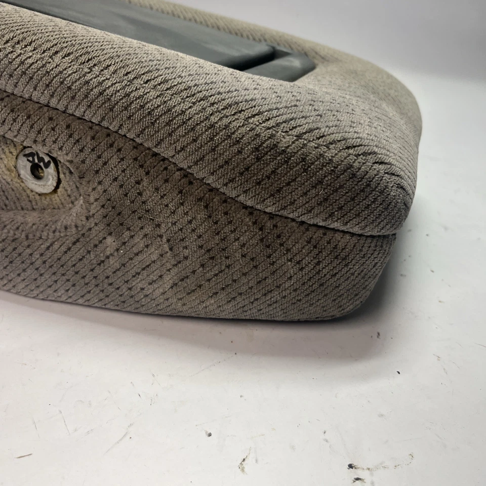 95-98 CHEVY SILVERADO GMC SIERRA CK 1500 CENTER CONSOLE JUMP SEAT ARMREST - Image 2 of 4
