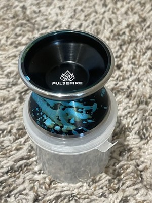 Axis Pulsefire yoyo Black Blue Splash Design with box