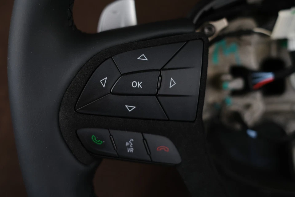 Org. Jeep Cherokee 12-22 Exklusiv Tuning Lenkrad abgeflacht SRT 8 Style - Bild 2 von 4