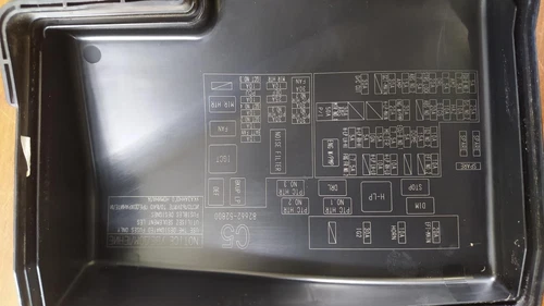 82662-52800 Caja Reles/Fusibles para TOYOTA YARIS (KSP1/NLP1/NSP1) 2014 265578 - Imagen 2 de 10