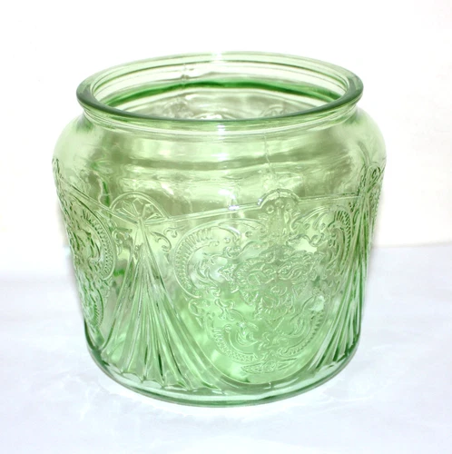 Vint Hazel Atlas ROYAL LACE Cookie Jar Bottom Green Uranium Depression Glass