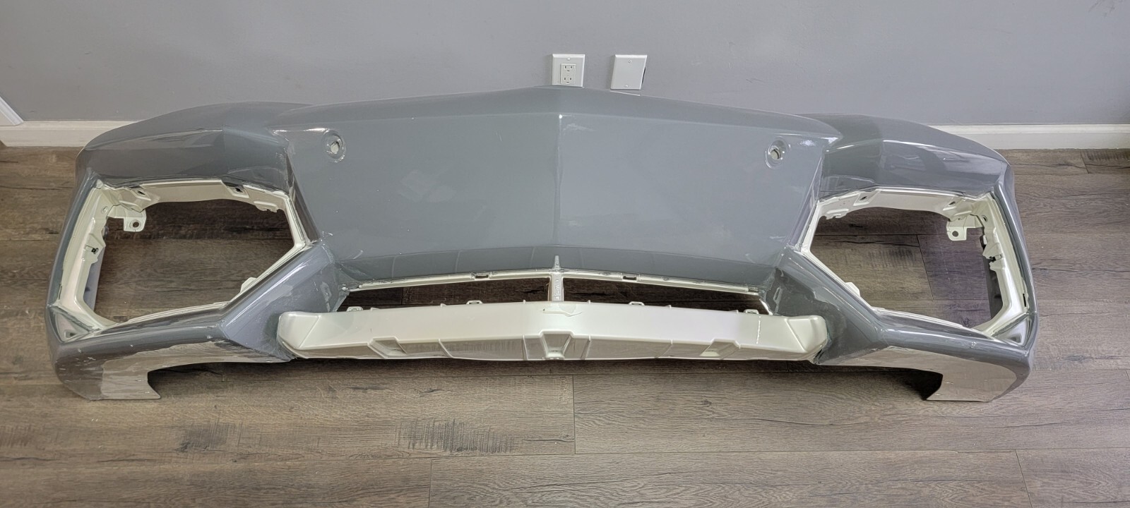 LAMBORGHINI AVENTADOR FRONT BUMPER ASSEMBLY OEM LP700 