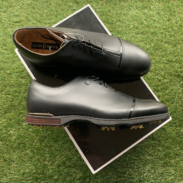 narrow fitting golf shoes