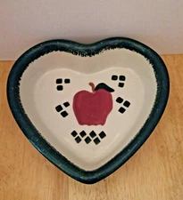 8"  Heart Shaped - Deep Baking Dish - Cream With Green Edge w/Apple