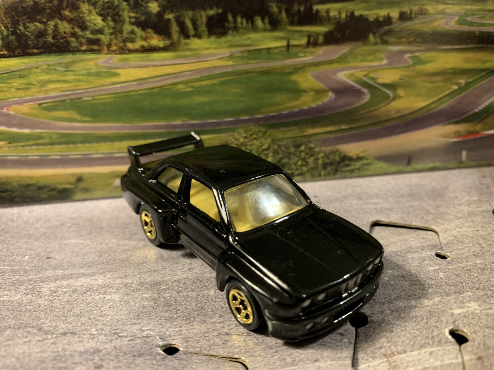Picture 2 of 9