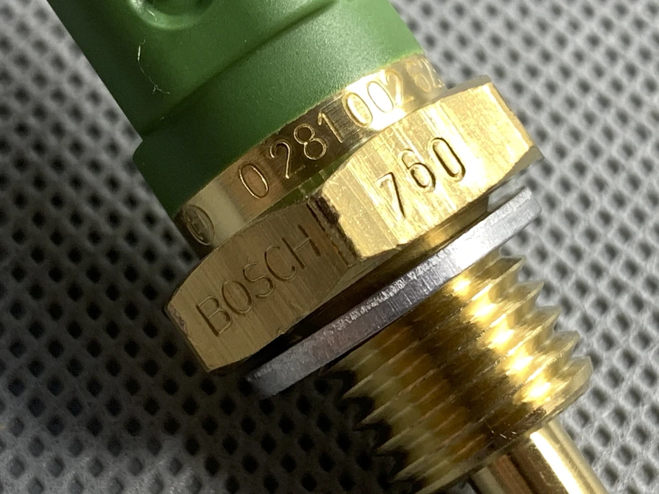 SENSOR DE TEMPERATURA DE COMBUSTIBLE BOSCH ORIGINAL 0281002623 FORD RANGER MAZDA BT-50 VOLVO Foto 3 de 4