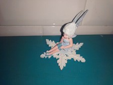 0309236 Figurine disney bully bullyland fée clochette winterfairy Pervenche