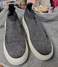 NEW, SZ 7, DKNY WOMEN MADA BLACK  SILVER SLIP-ON PLATFORM SNEAKER, 7M, NWOB