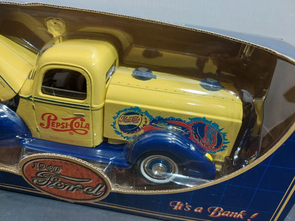 Ford Pepsi Delivery Truck VTG Golden Wheel 1/18 Diecast Replica Bank - Image 3 of 4