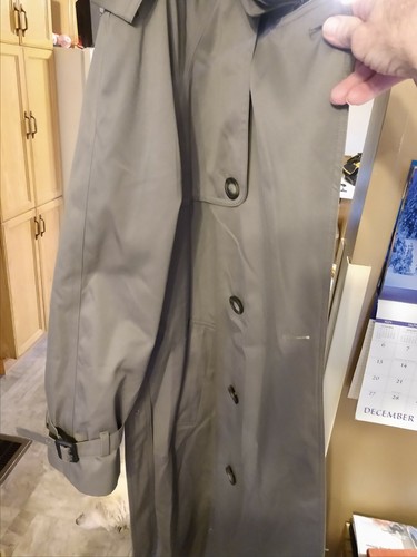 Ralph Lauren men's trench coat .size 