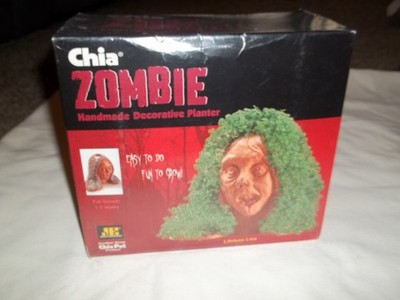 New in Package CHIA Pet ZOMBIE Lifeless Lisa 2014 factory sealed new