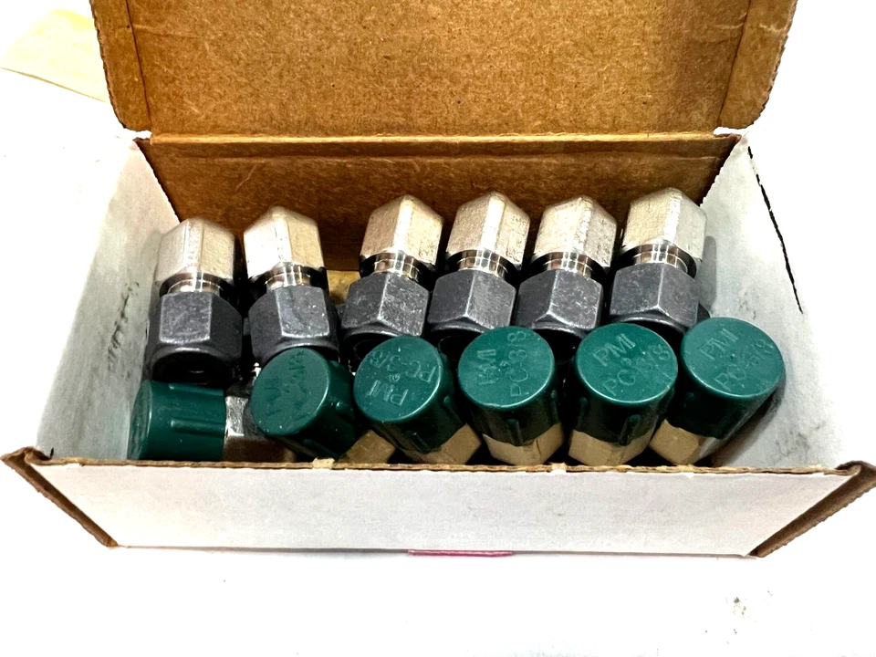 Lot of 12x PARKER 6-6 CBZ-SS 3/8" CPI x MNPT 316 SS Male 90 Degree Elbow - Image 3 of 4