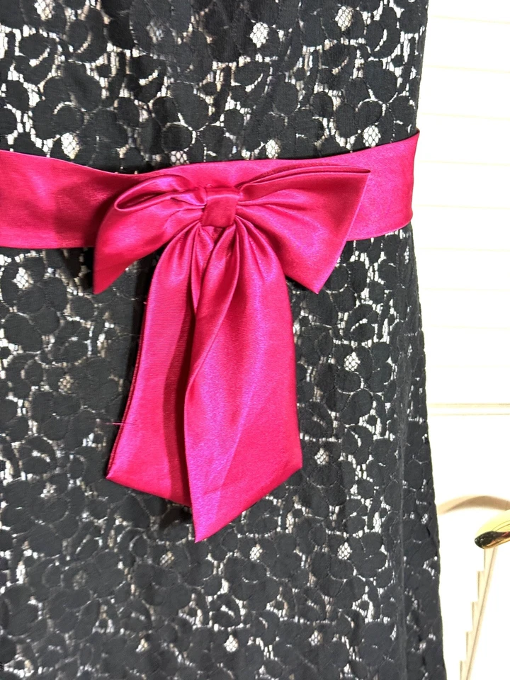 Vestido Emily West Niñas Talla 14.5 Negro Encaje Rosa Caliente Satén Cinta Corbata Tul Usado en Excelente Condición Foto 4 de 4